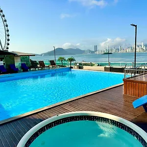 Pé Na Areia , Balneário Camboriú Brasil